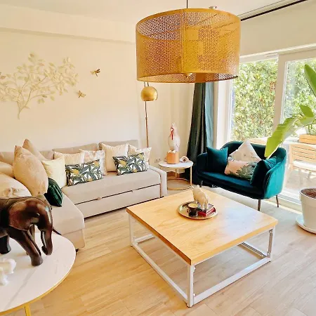 Semesterbostad Cheerful Townhouse Center 5 Bedrooms Pool And Terrace *