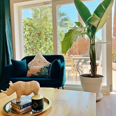 Semesterbostad Cheerful Townhouse Center 5 Bedrooms Pool And Terrace *