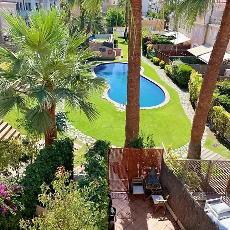Semesterbostad Cheerful Townhouse Center 5 Bedrooms Pool And Terrace *