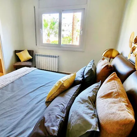 Semesterbostad Cheerful Townhouse Center 5 Bedrooms Pool And Terrace Sitges