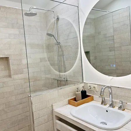 Cheerful Townhouse Center 5 Bedrooms Pool And Terrace Semesterbostad *