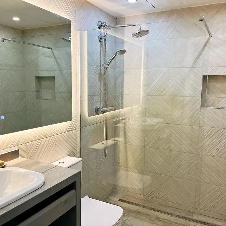 Cheerful Townhouse Center 5 Bedrooms Pool And Terrace Semesterbostad Sitges